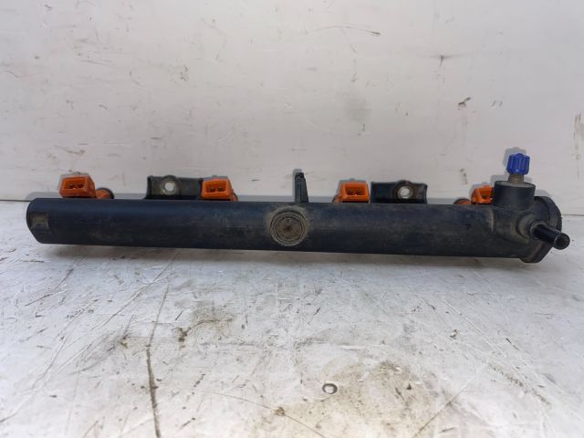 bontott PEUGEOT 307 Porlasztó Sor / Híd