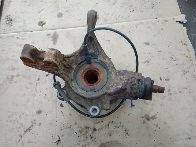 bontott PEUGEOT 307 Bal első Csonkállvány Kerékaggyal