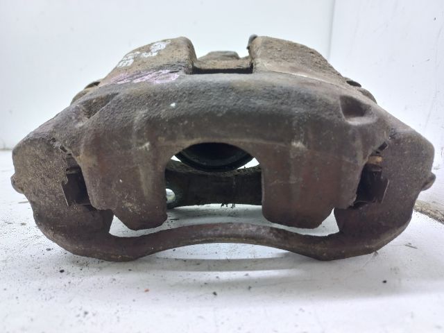 bontott PEUGEOT 307 Bal első Féknyereg Munkahengerrel