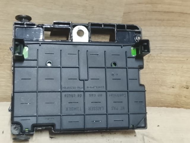 bontott PEUGEOT 307 Biztosítéktábla Motortér