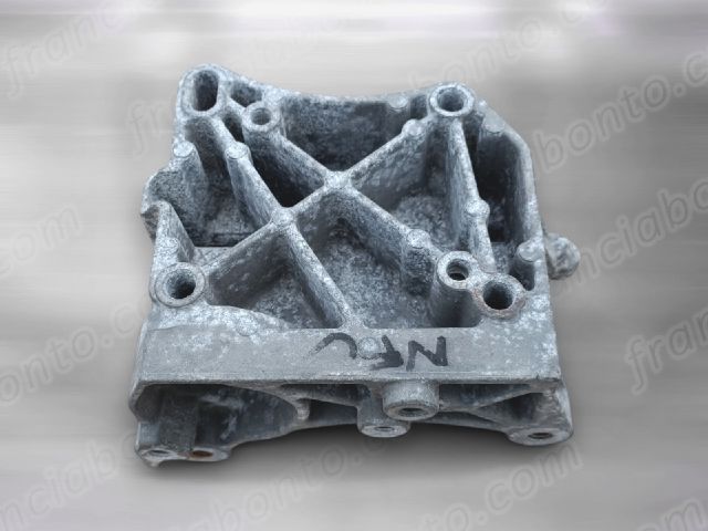 bontott PEUGEOT 307 Generátor Tartó Bak