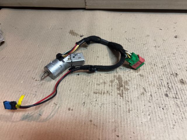 bontott PEUGEOT 307 Gyújtáskapcsoló