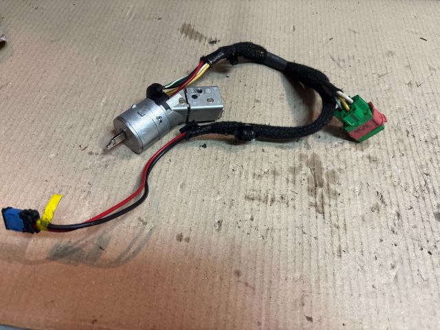 bontott PEUGEOT 307 Gyújtáskapcsoló