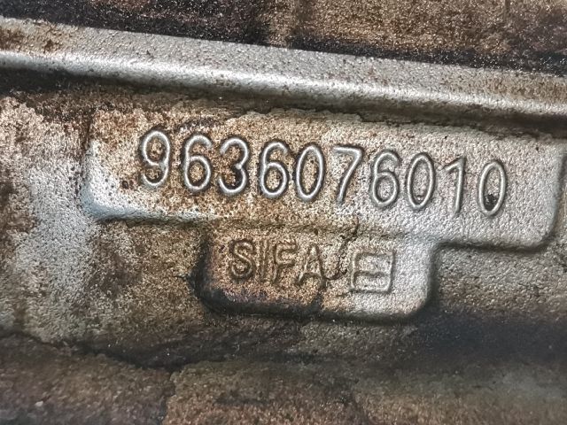 bontott PEUGEOT 307 Hengerfej