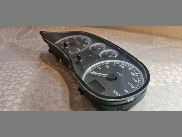 bontott PEUGEOT 307 Kilométeróra