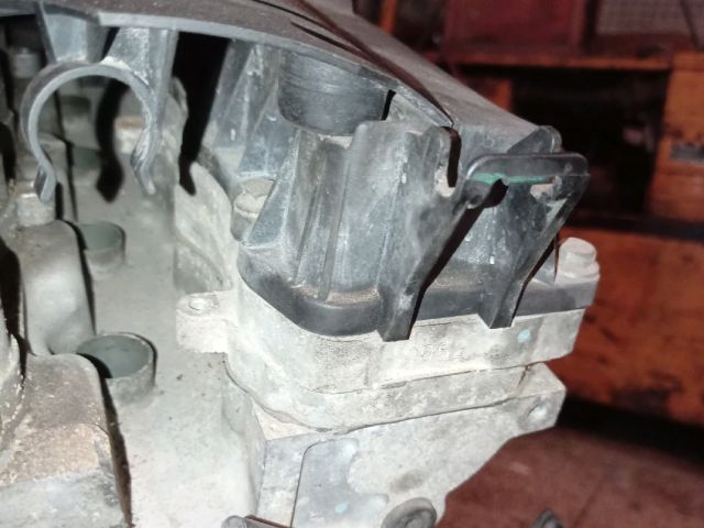 bontott PEUGEOT 307 Kipufogó Vezérműtengely