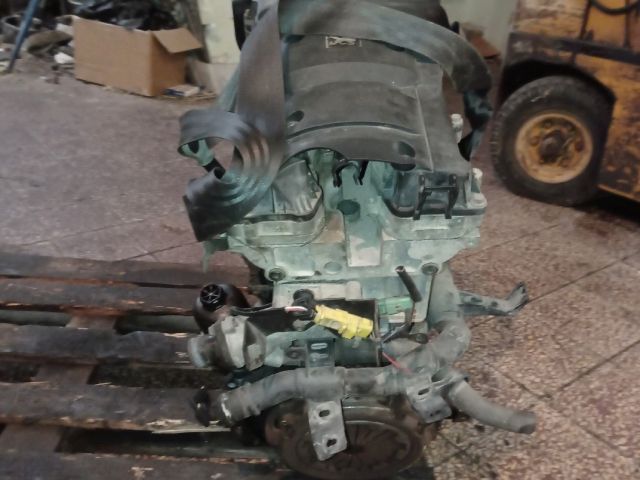 bontott PEUGEOT 307 Motor (Fűzött blokk hengerfejjel)