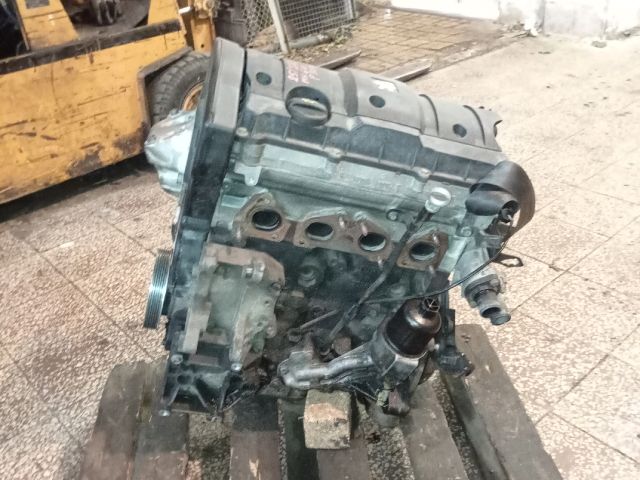 bontott PEUGEOT 307 Motor (Fűzött blokk hengerfejjel)
