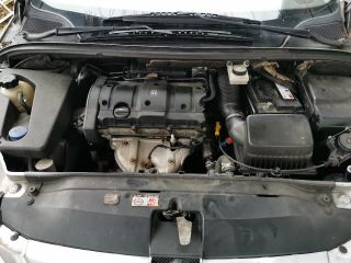 bontott PEUGEOT 307 Motor (Fűzött blokk hengerfejjel)