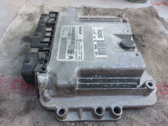 bontott PEUGEOT 307 Motorvezérlő