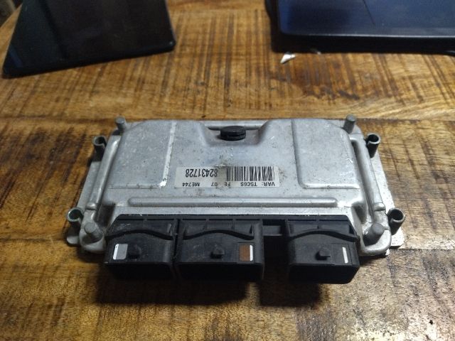 bontott PEUGEOT 307 Motorvezérlő