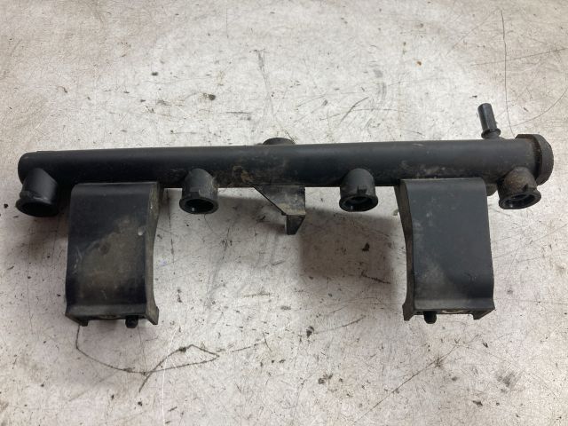 bontott PEUGEOT 307 Porlasztó Sor / Híd