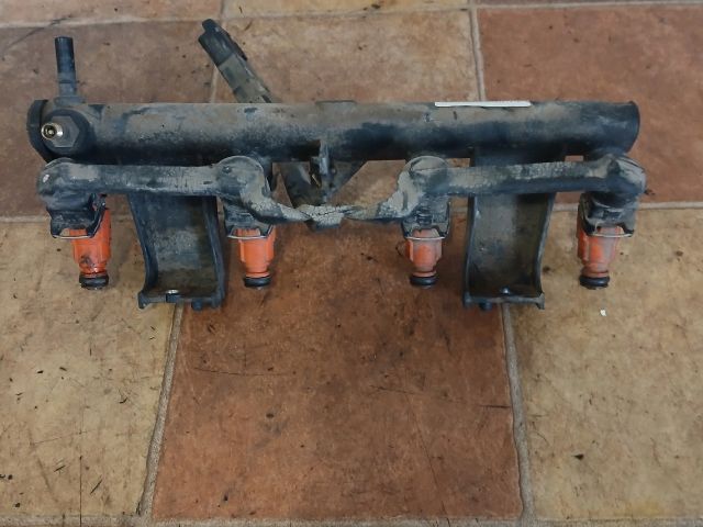 bontott PEUGEOT 307 Porlasztó Sor / Híd