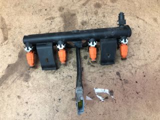 bontott PEUGEOT 307 Porlasztó Sor / Híd