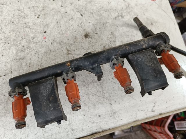 bontott PEUGEOT 307 Porlasztó Sor / Híd