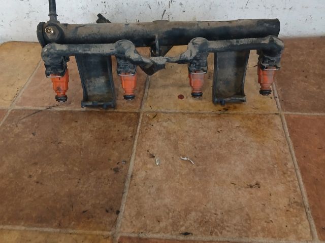 bontott PEUGEOT 307 Porlasztó Sor / Híd