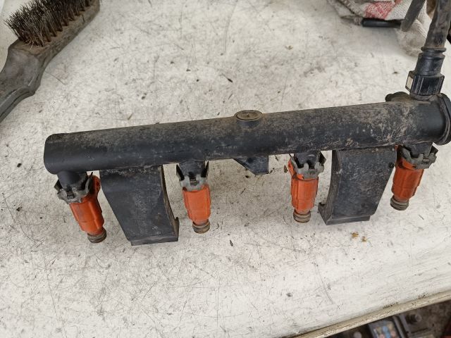 bontott PEUGEOT 307 Porlasztó Sor / Híd