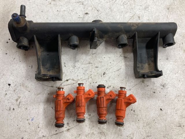 bontott PEUGEOT 307 Porlasztó Sor / Híd