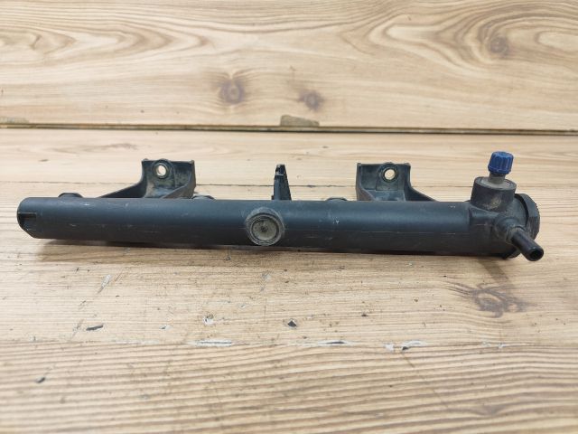 bontott PEUGEOT 307 Porlasztó Sor / Híd