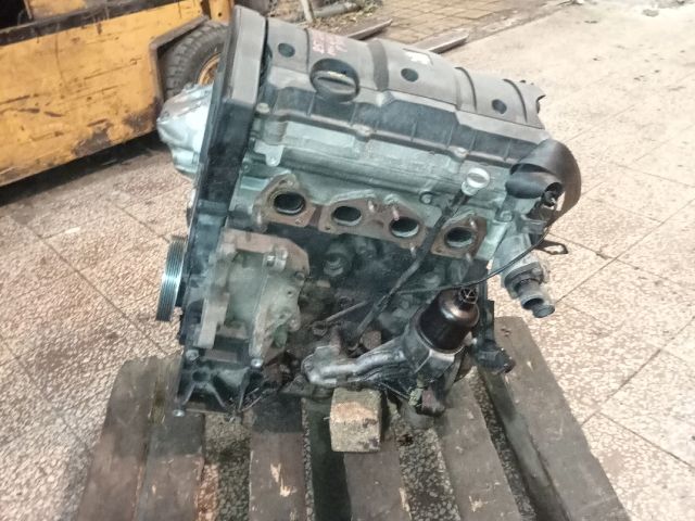 bontott PEUGEOT 307 Szelepfedél