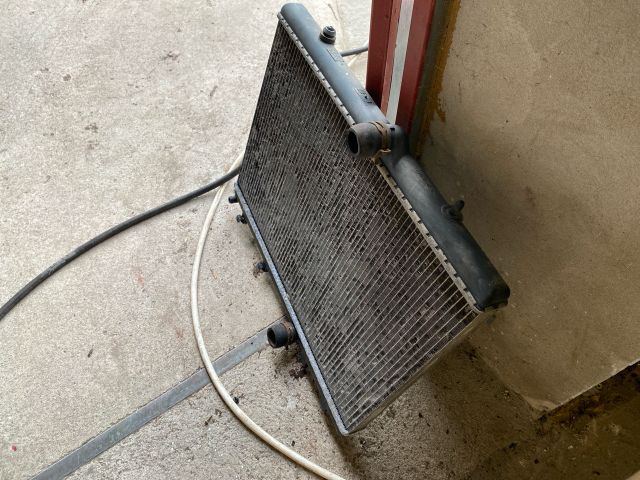 bontott PEUGEOT 307 Vízhűtő Radiátor (Klímás)