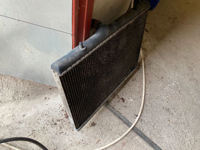 bontott PEUGEOT 307 Vízhűtő Radiátor (Klímás)