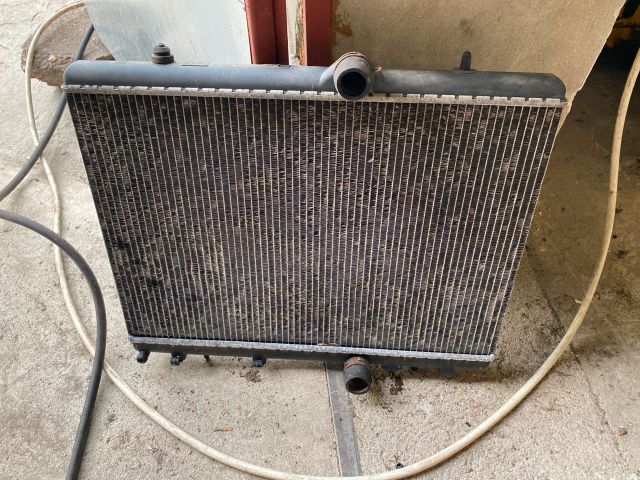 bontott PEUGEOT 307 Vízhűtő Radiátor (Klímás)