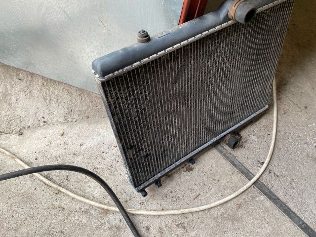 bontott PEUGEOT 307 Vízhűtő Radiátor (Klímás)