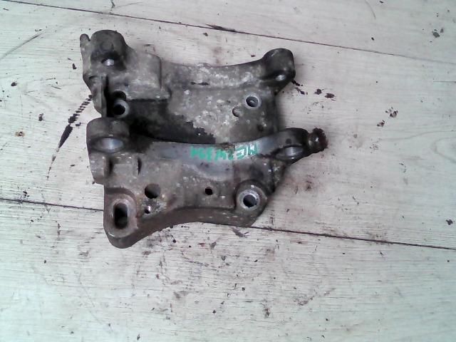 bontott PEUGEOT 307 Generátor Tartó Bak