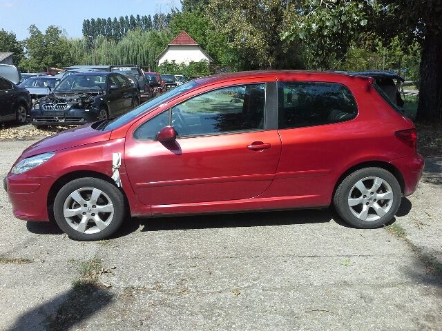 bontott PEUGEOT 307 Bal Féltengely