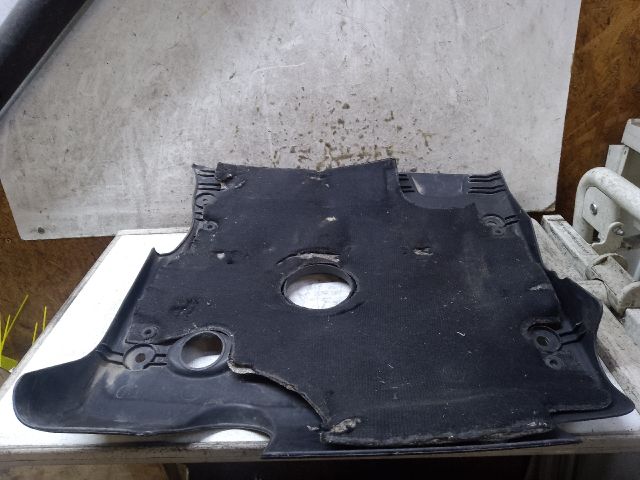 bontott PEUGEOT 307 Felső Motorburkolat