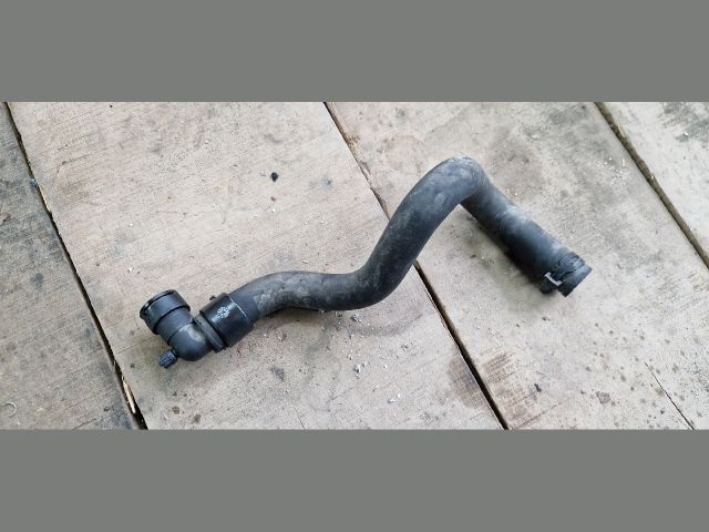 bontott PEUGEOT 307 Fűtőradiátor Vízcső Felső