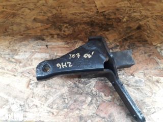 bontott PEUGEOT 307 Motor Tartó Bak (Pozíciófüggetlen)