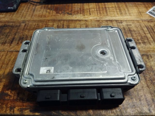 bontott PEUGEOT 307 Motorvezérlő