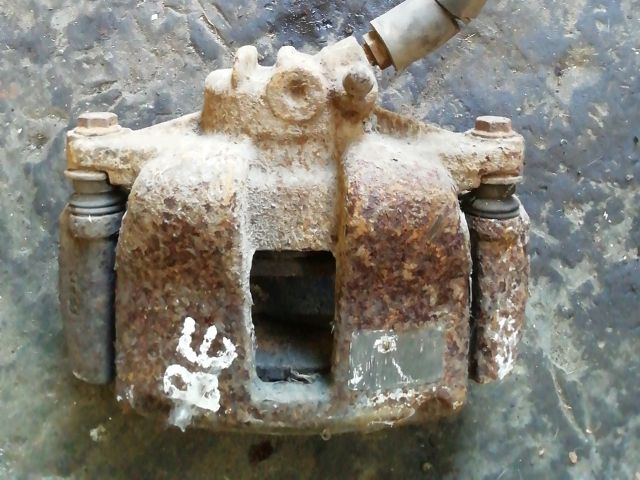 bontott PEUGEOT 307 Bal első Féknyereg Munkahengerrel