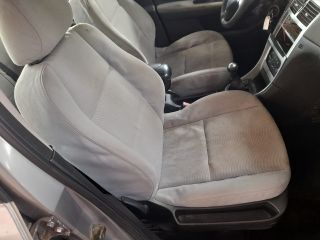 bontott PEUGEOT 307 Jobb első Féknyereg Munkahengerrel