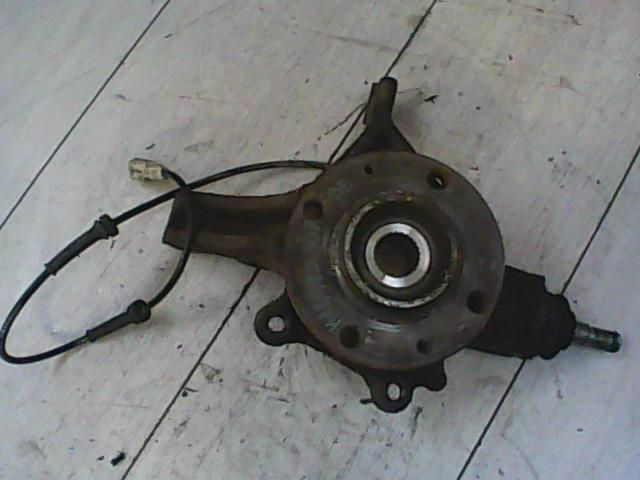 bontott PEUGEOT 307 Bal első Csonkállvány Kerékaggyal