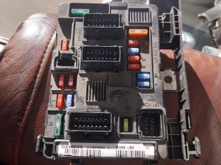 bontott PEUGEOT 307 Biztosítéktábla Motortér