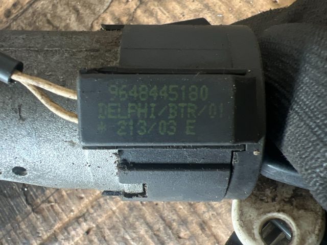 bontott PEUGEOT 307 Gyújtáskapcsoló Házzal