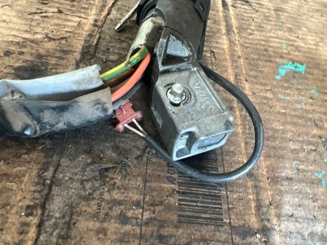 bontott PEUGEOT 307 Gyújtáskapcsoló Házzal