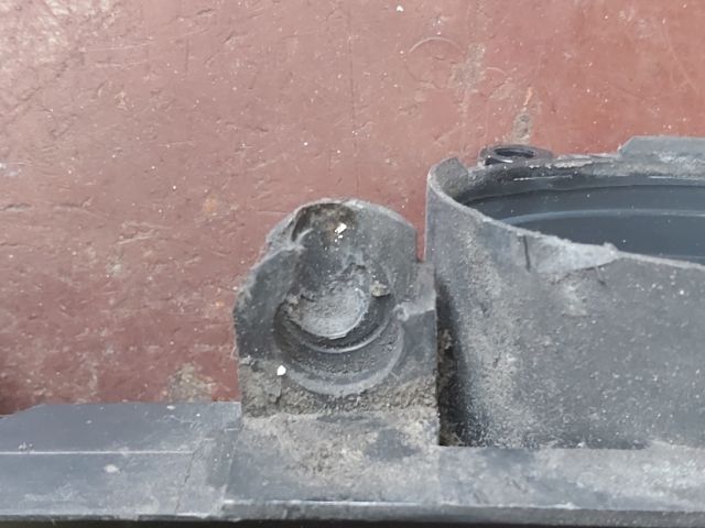 bontott PEUGEOT 307 Légszűrő Ház Fedél