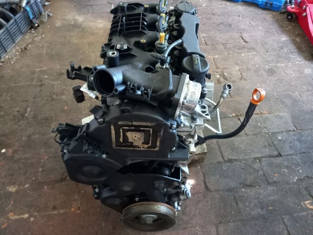 bontott PEUGEOT 307 Motor (Fűzött blokk hengerfejjel)