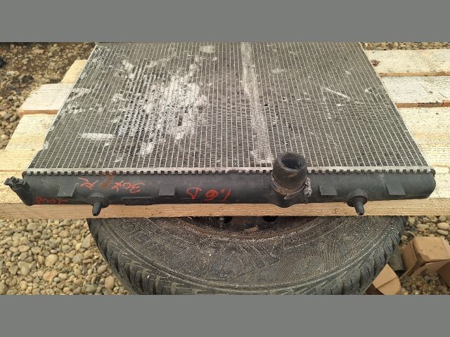 bontott PEUGEOT 307 Vízhűtő Radiátor (Klímás)