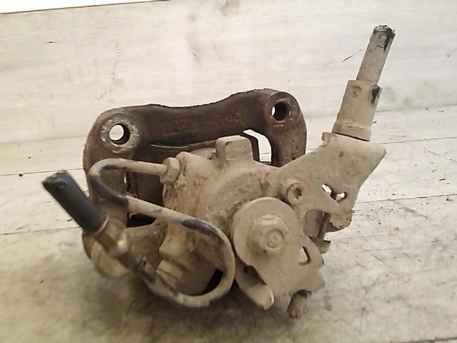 bontott PEUGEOT 307 Bal hátsó Féknyereg Munkahengerrel