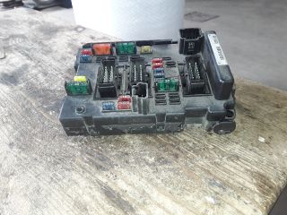 bontott PEUGEOT 307 Biztosítéktábla Motortér