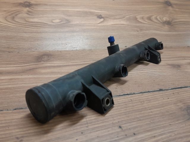 bontott PEUGEOT 307 Porlasztó Sor / Híd