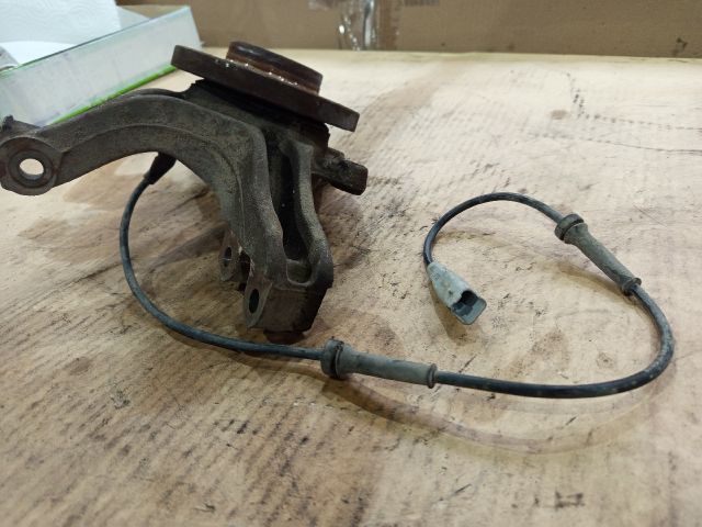 bontott PEUGEOT 307 Bal első Csonkállvány Kerékaggyal