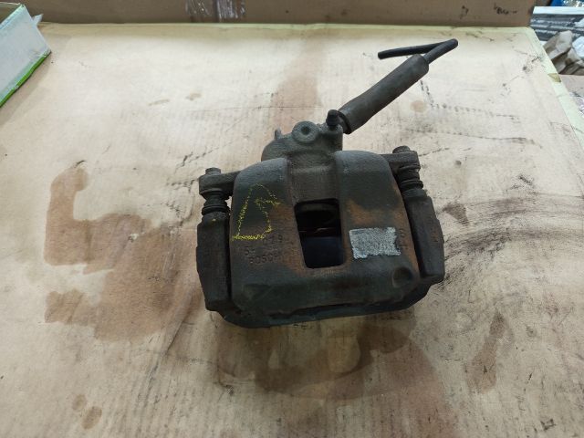 bontott PEUGEOT 307 Bal első Féknyereg Munkahengerrel