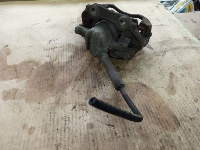 bontott PEUGEOT 307 Bal első Féknyereg Munkahengerrel