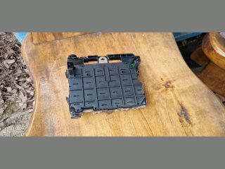 bontott PEUGEOT 307 Biztosítéktábla Motortér